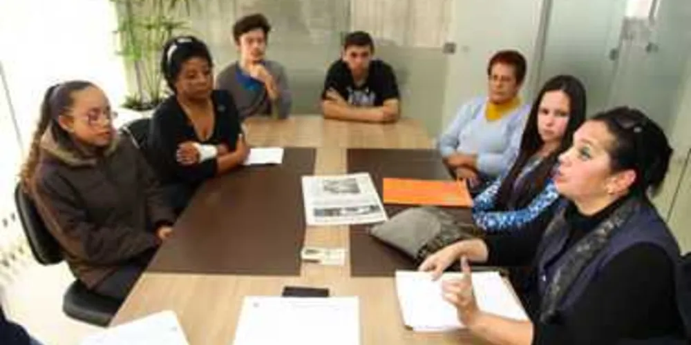 Cerca de dez famílias entraram na Justiça contra o Colégio