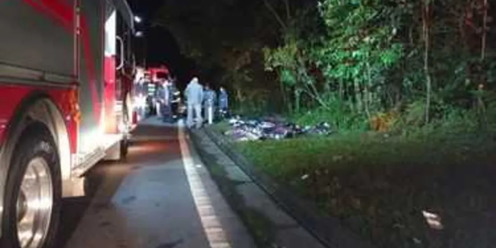 16 pessoas morreram em um capotamento em rodovia de São Paulo
