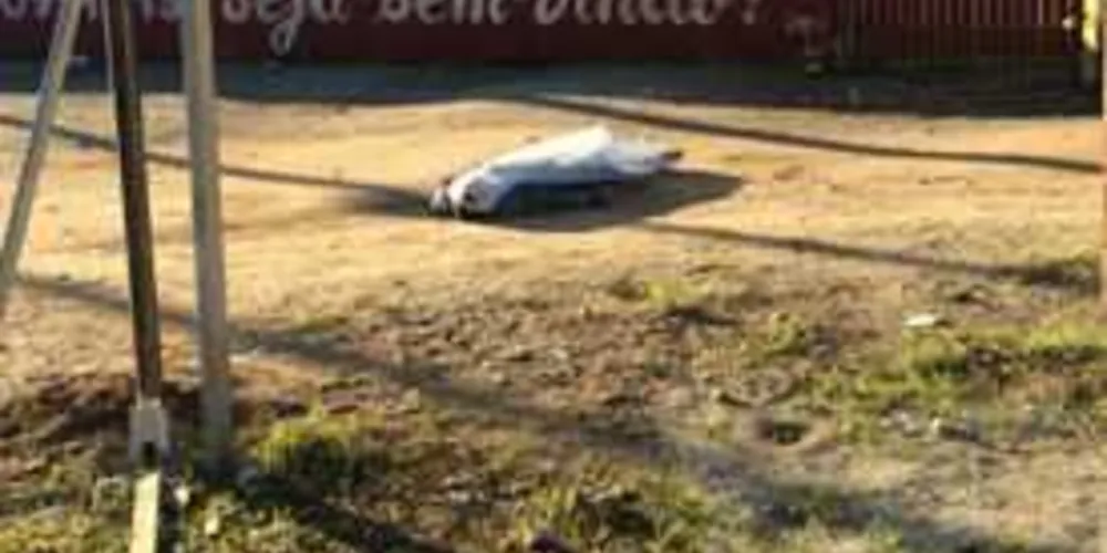 Um homem foi morto em tiroteio em campo de futebol