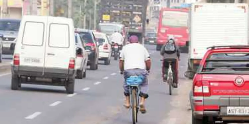 Iniciativa previa a instalação de ciclofaixas nas principais avenidas do município