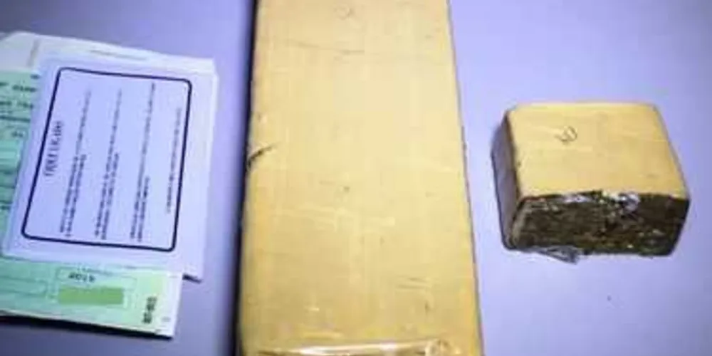 Imagem ilustrativa da imagem 'Inteligência' da PM encontra 1 kg de drogas em veículo