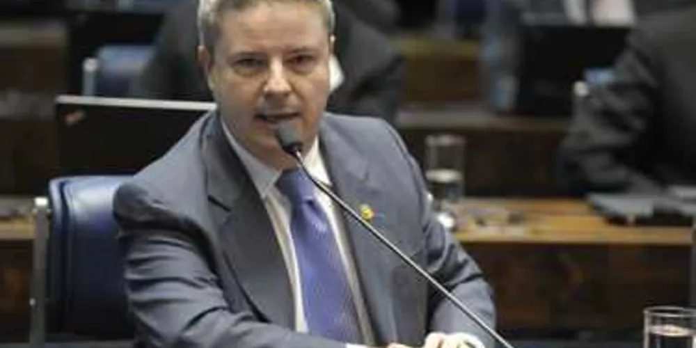 Senador Anastasia  acatou 63 perguntas da defesa e 23 da acusação