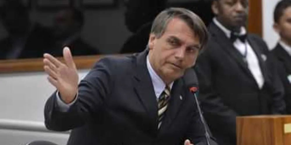 Imagem ilustrativa da imagem Bolsonaro vira réu no STF por falar sobre estupro de deputada
