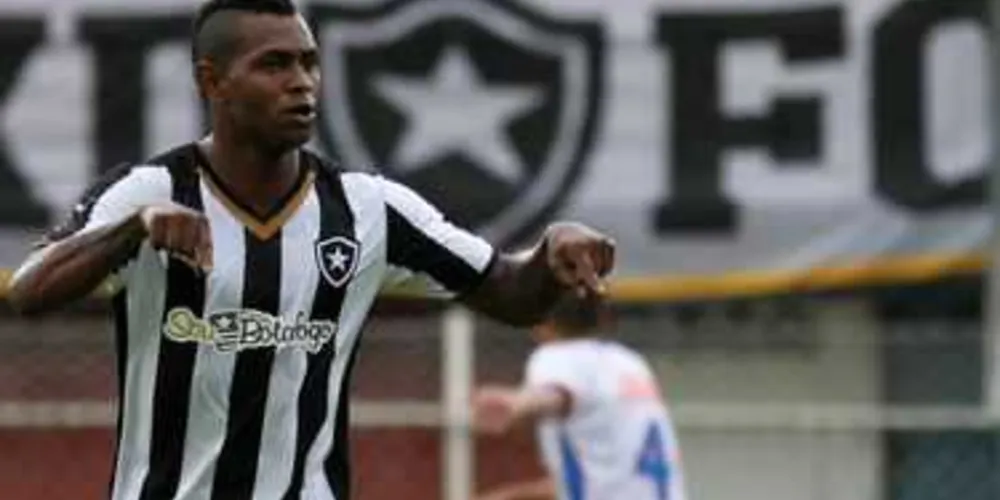 Imagem ilustrativa da imagem Atacante Jóbson é preso por suspeita de quatro estupros