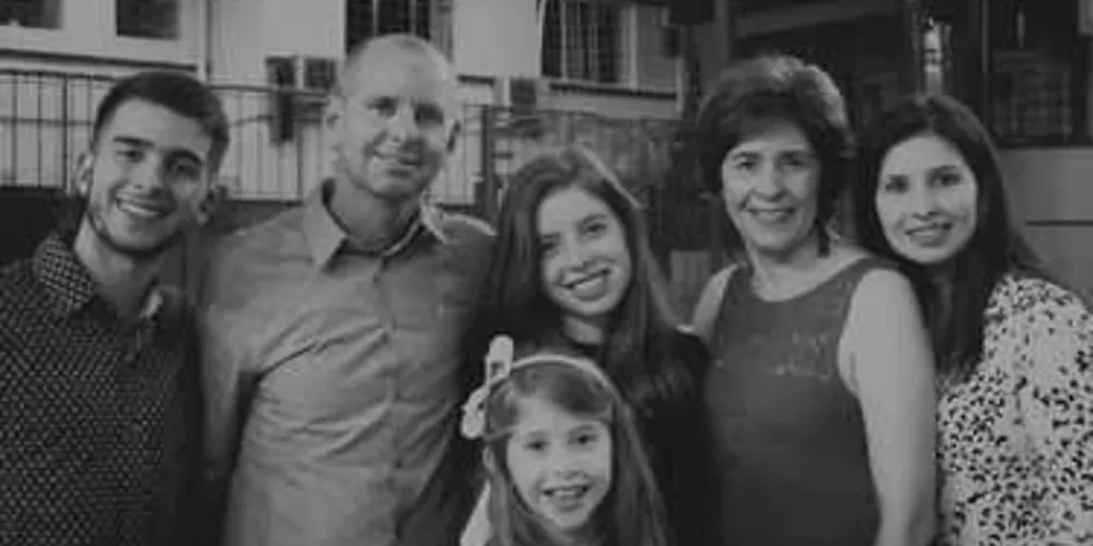 Família faz campanha para arrecadar verba para cirurgia