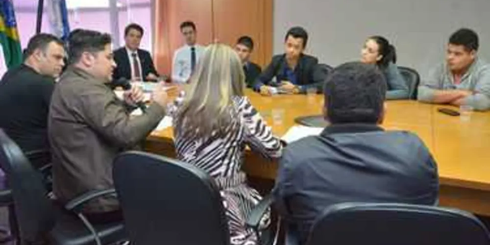 Imagem ilustrativa da imagem PG debate Passe Livre com estudantes secundaristas