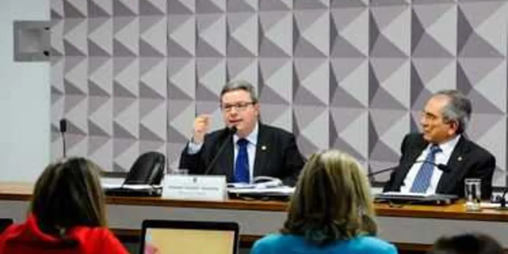 Comissão do Impeachment recebe fala de peritos hoje