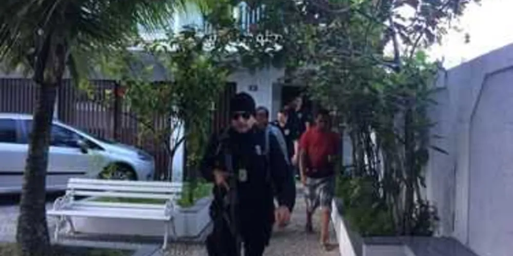 Polícia cumpre mandados de prisão no Rio e em Porto Alegre