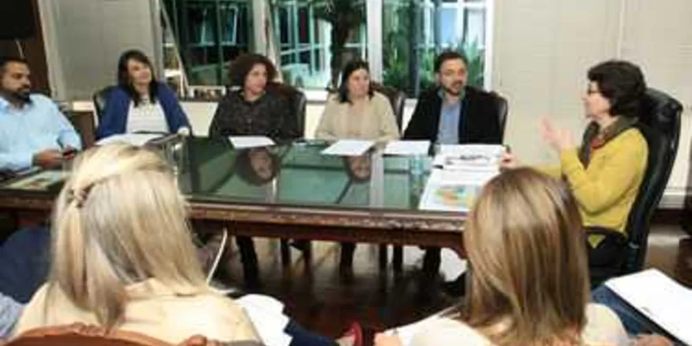 Imagem ilustrativa da imagem Secretária da Educação se reúne com professores