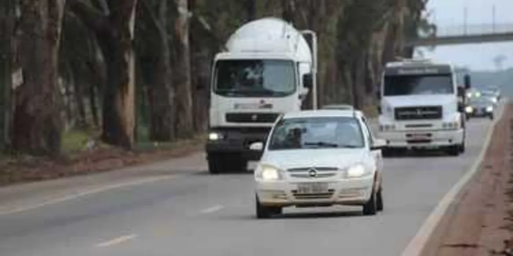 Imagem ilustrativa da imagem Uso do farol baixo já é obrigatório em rodovias