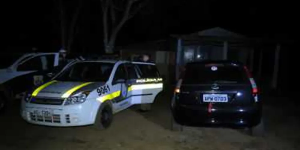 Fiesta roubado foi encontrado dentro de uma chácara