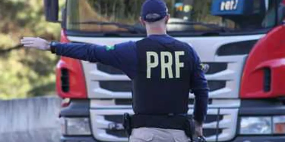 Imagem ilustrativa da imagem PRF detém caminhoneiro que furou pedágio 38 vezes