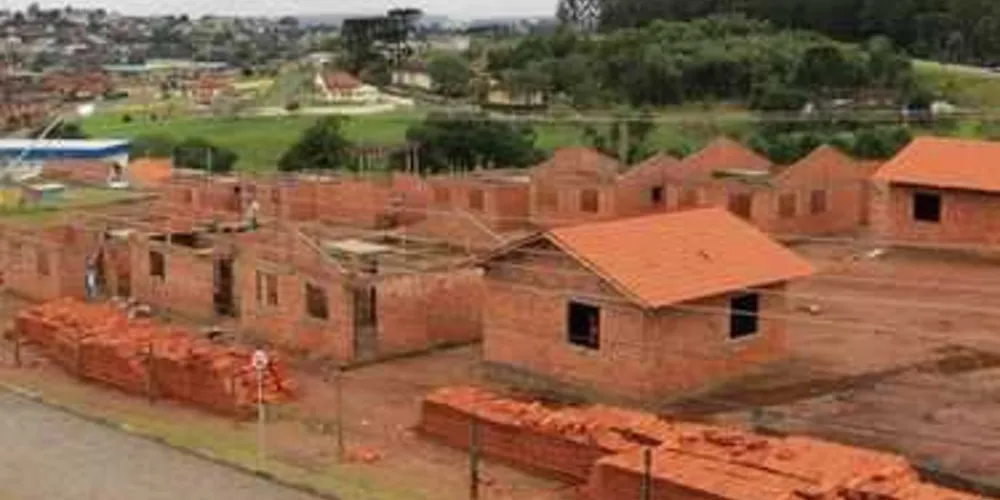 Imagem ilustrativa da imagem MP requer dano moral coletivo por casas populares