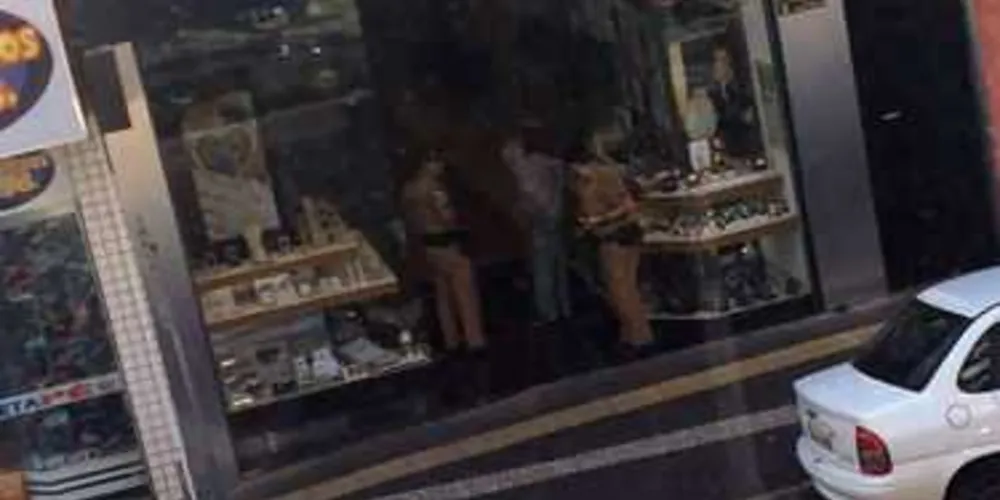 Imagem ilustrativa da imagem Bandidos assaltam joalheria no Centro de Ponta Grossa