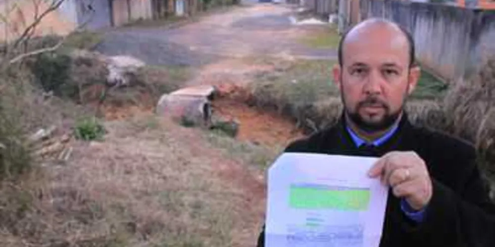 Cinco moradores moveram ação contra a Prefeitura e conquistaram decisão favorável. Justiça prevê multa diária até que o problema seja solucionado