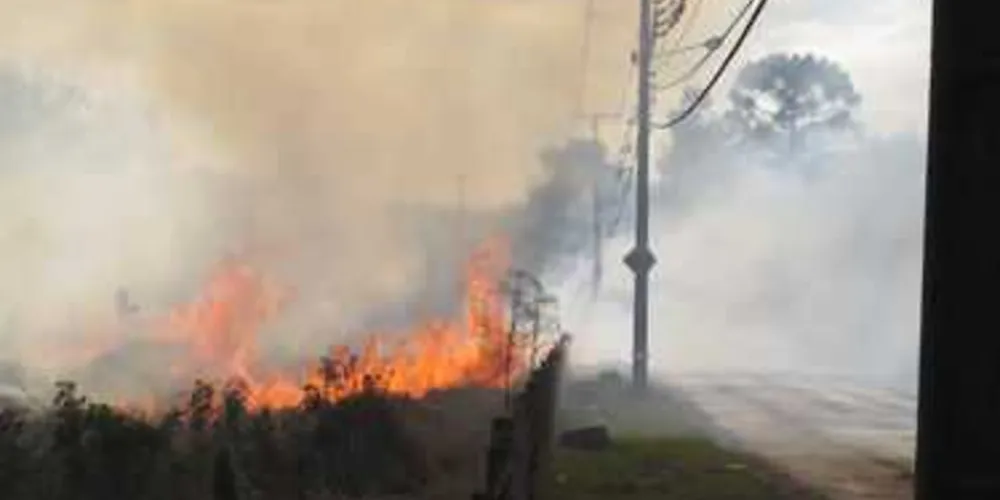 Imagem ilustrativa da imagem Incêndio prejudica visão de motoristas em Olarias