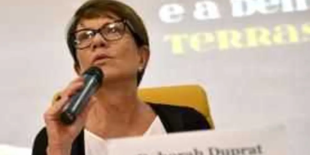 Para Deborah Duprat, o projeto pretende acabar com a doutrinação ideológica nas escolas