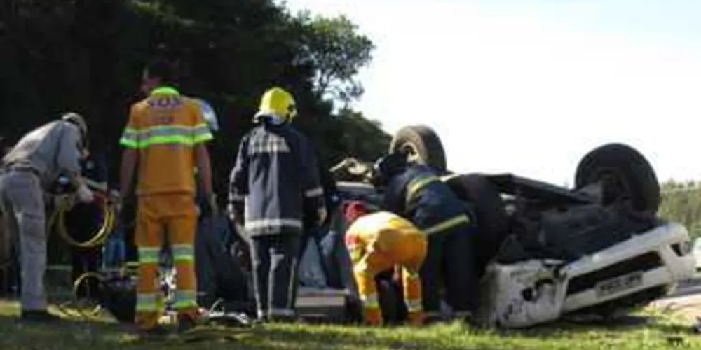 Acidente aconteceu entre Ponta Grossa e Carambeí