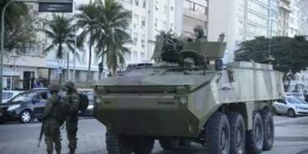 Veículos  da  Forças  Armadas  ocupam  pontos  estratégicos  da  zona  sul  do  Rio