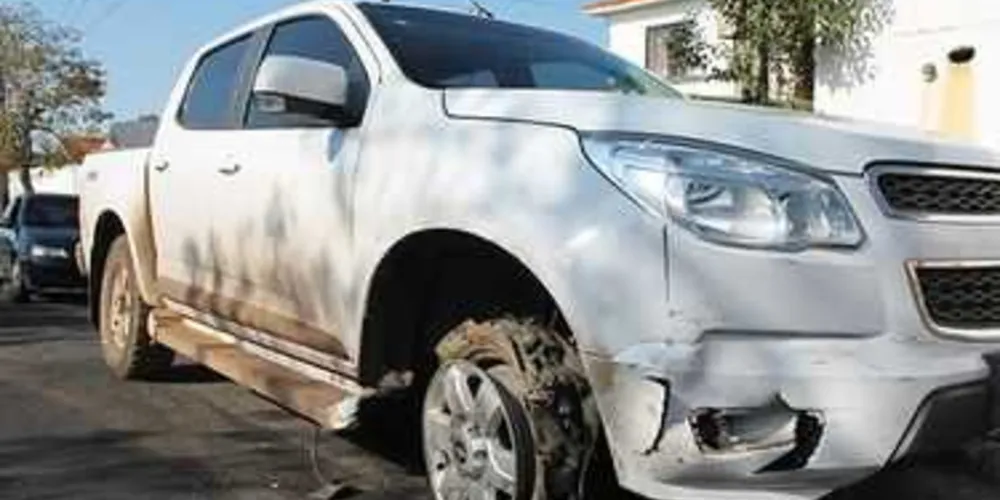 Caminhonete roubada foi recuperada pela Polícia Militar