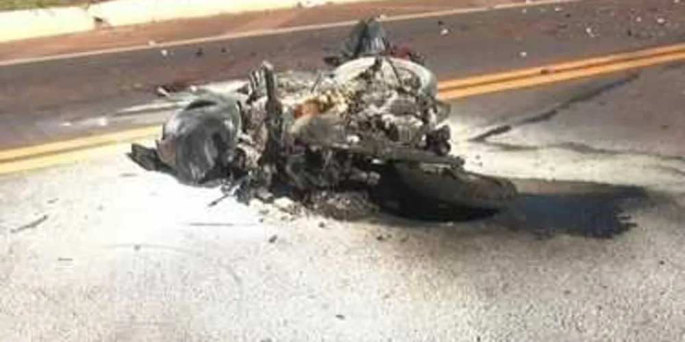 Imagem ilustrativa da imagem Homem morre em explosão de motocicleta no PR