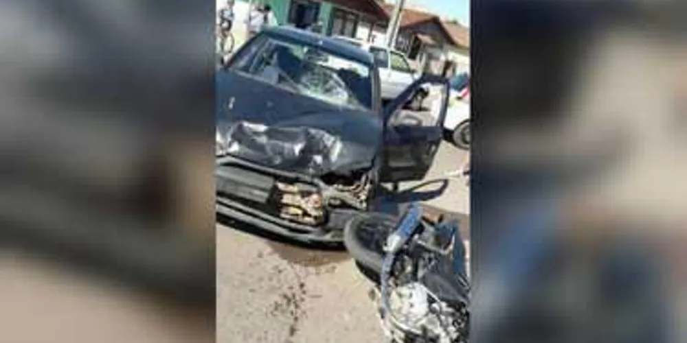 Imagem ilustrativa da imagem Acidente entre carro e moto deixa dois feridos em Castro