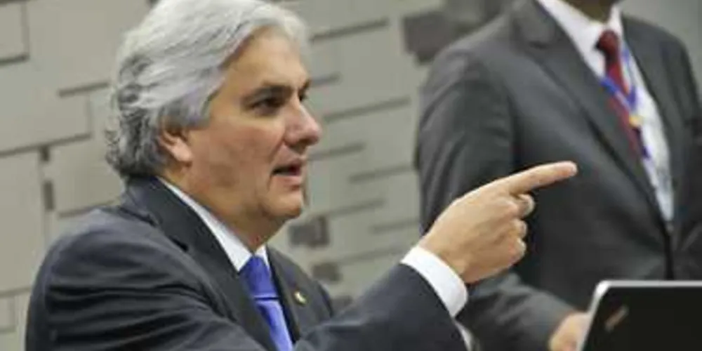 Imagem ilustrativa da imagem MPF diz que Delcídio violou medidas cautelares