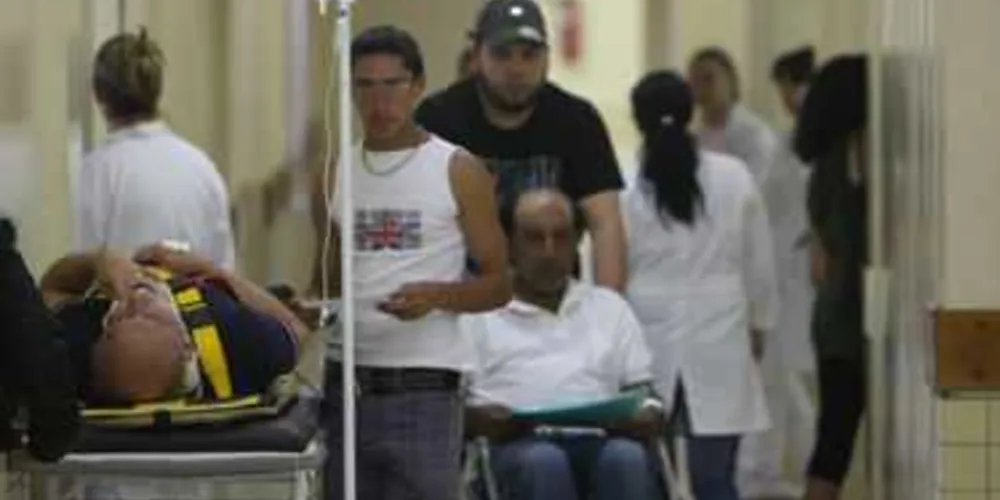 Médicos cogitam atender casos de apenas urgência e emergência