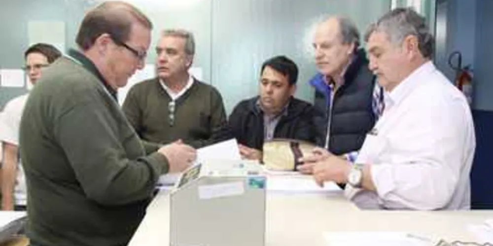 Imagem ilustrativa da imagem CEI entrega relatório final e aponta várias irregularidades na Saúde