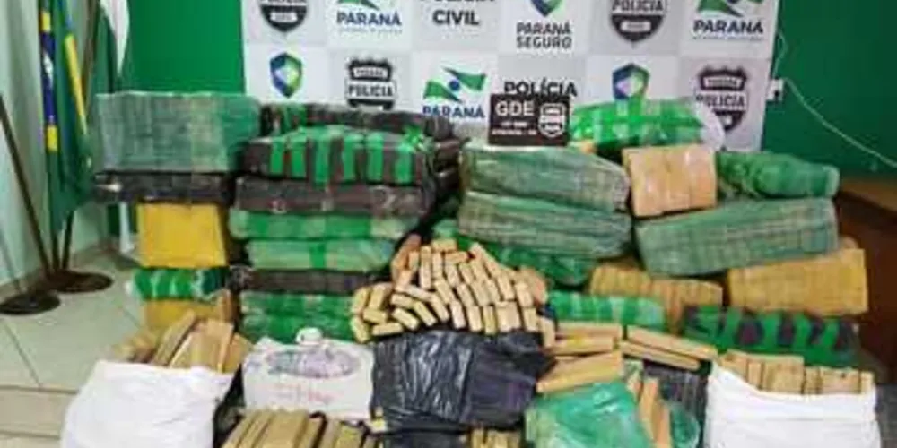 Imagem ilustrativa da imagem Polícia apreende mais de dois mil kg de maconha no PR