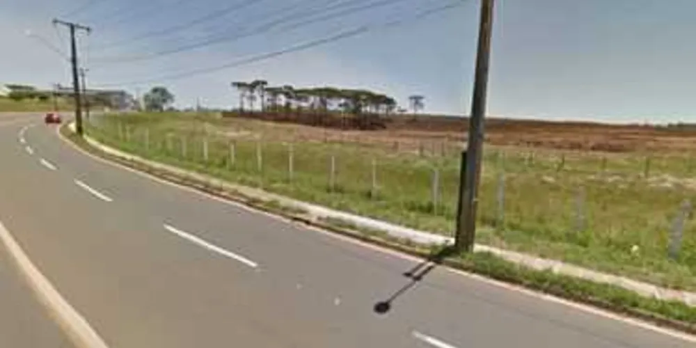 Imagem ilustrativa da imagem Condutora perde controle e invade terreno no Santa Mônica