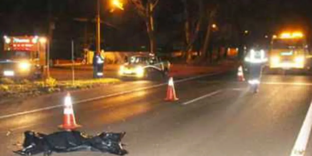 Imagem ilustrativa da imagem Mulher morre ao ser atropelada por vários carros no PR