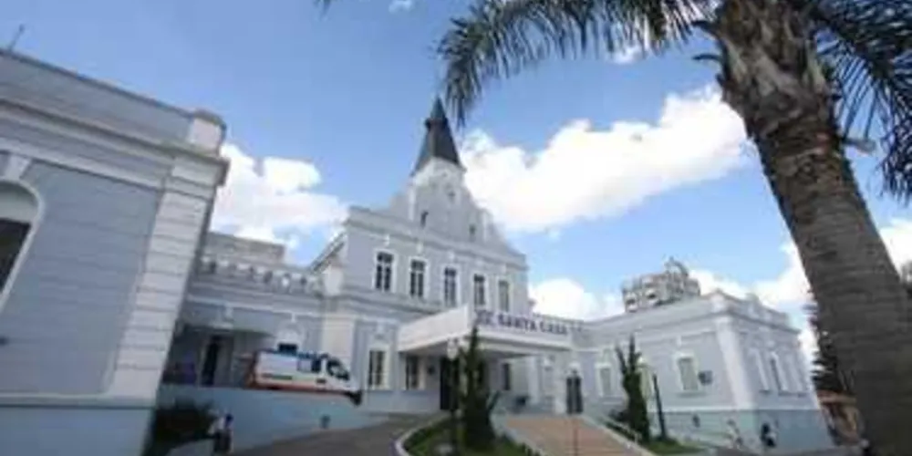 Homem está internado com ferimentos graves na Santa Casa