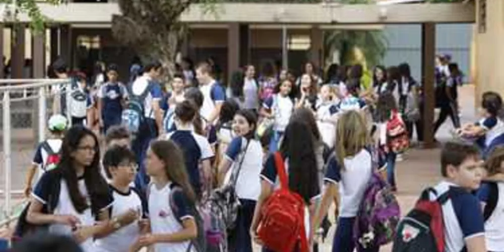 Imagem ilustrativa da imagem Estudantes retornam às aulas na rede estadual