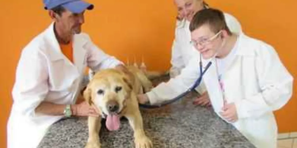 Imagem ilustrativa da imagem Fazenda Escola do Cescage recebe visita da ‘Proamor’