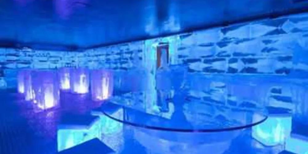 Em Puerto Iguazú, na fronteira com o Brasil, funciona um bar de gelo