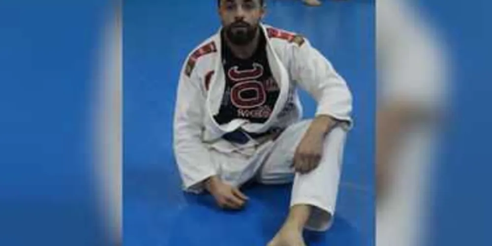 Imagem ilustrativa da imagem Atleta de PG busca patrocínio para campeonato brasileiro de 'parajiu-jitsu'