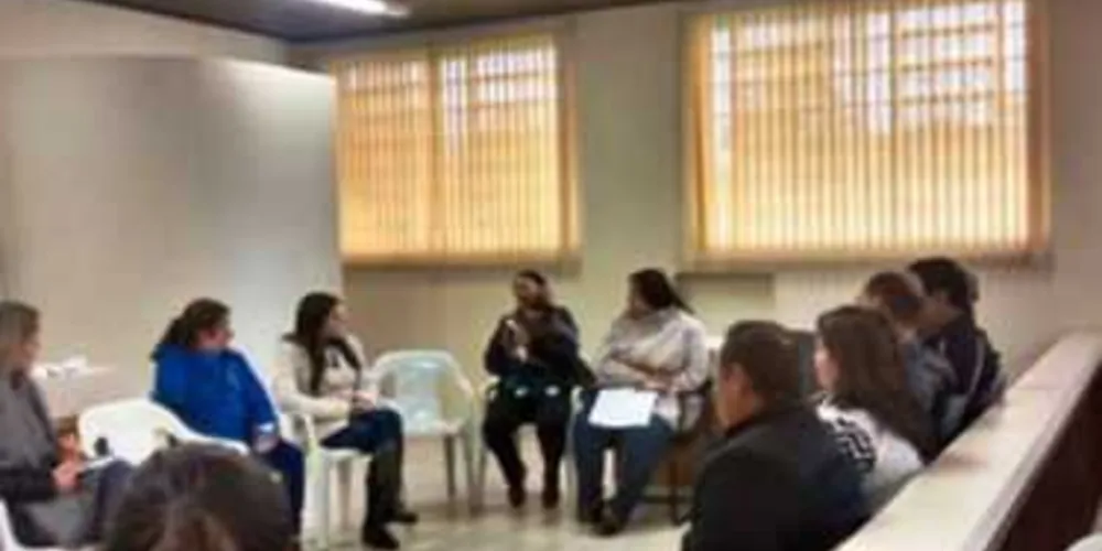 Imagem ilustrativa da imagem Acadêmicos levam projeto ‘Falando em Família’ a Palmeira