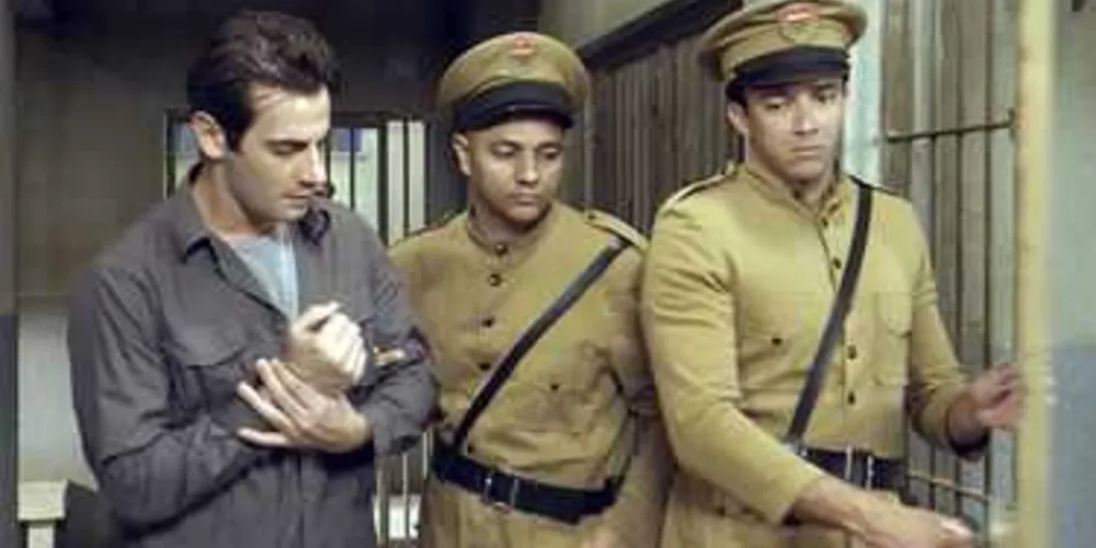 Imagem ilustrativa da imagem Araújo deixa a cadeia