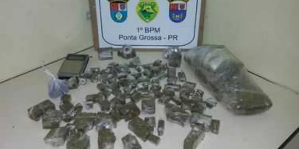 Imagem ilustrativa da imagem PM prende suspeito e acha 1,6 kg de maconha no Chapada