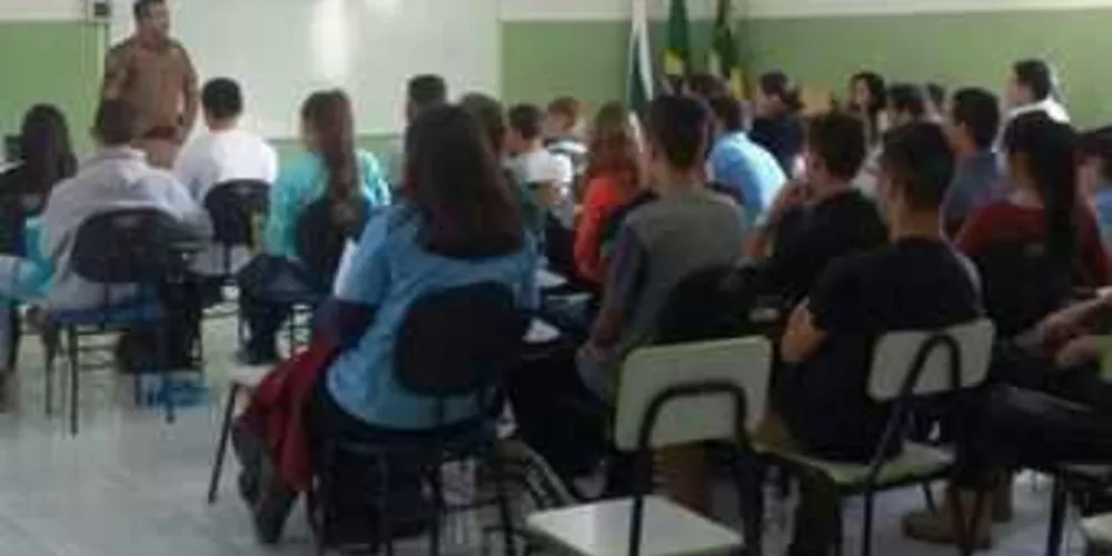 Cerca de 40 alunos assistiram a palestra
