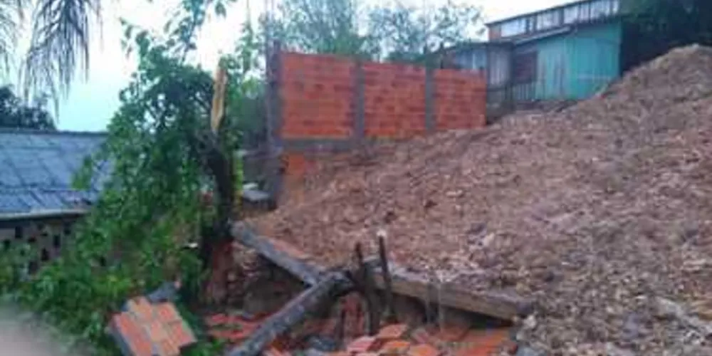 Deslizamento aconteceu na Vila Coronel Cláudio