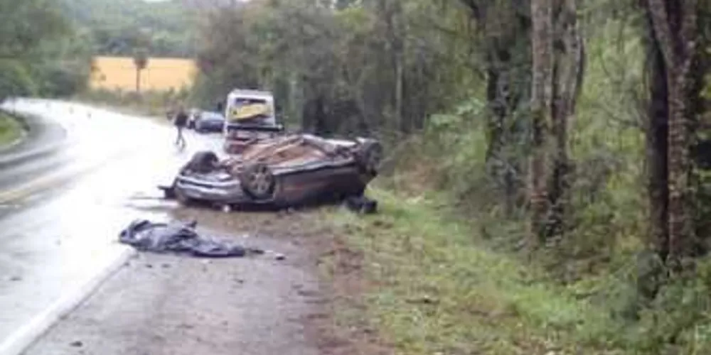 Acidente deixou dois jovens mortos na PR-160