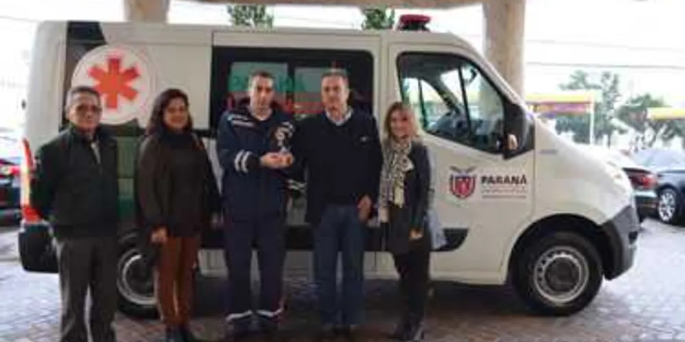 Imagem ilustrativa da imagem Plauto entrega ambulância para o SAMU de Ponta Grossa