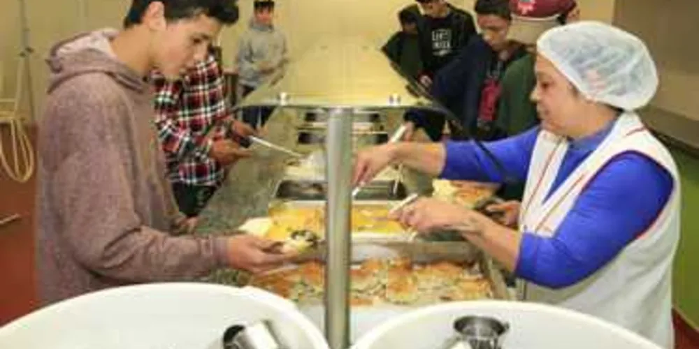 Merenda escolar terá aperfeiçoamento para preparo do almoço e janta dos alunos.