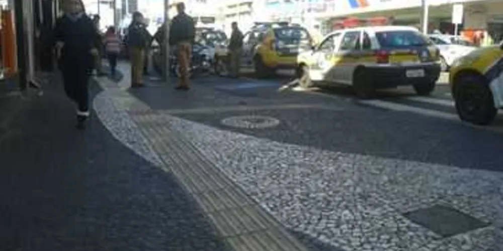 Imagem ilustrativa da imagem Suposto assalto a banco mobiliza polícia no Centro