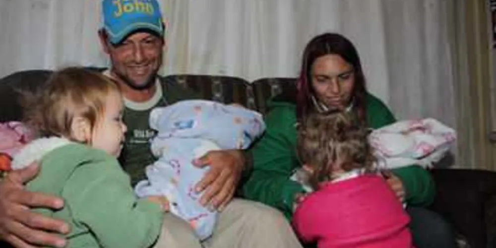 Imagem ilustrativa da imagem Família pede ajuda para cuidar de casais de gêmeos