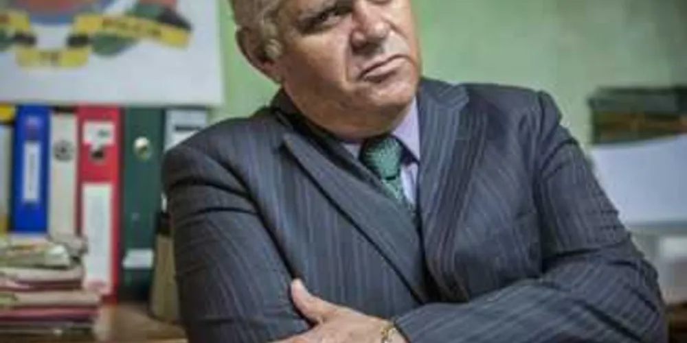 Imagem ilustrativa da imagem Queiroz avisa a Carlos que Santo está vivo
