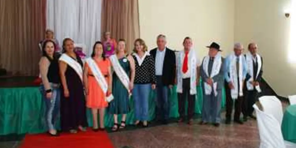Imagem ilustrativa da imagem Grupo realiza desfile da terceira idade em Porto Amazonas