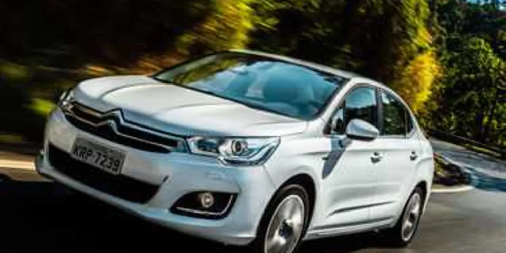 Imagem ilustrativa da imagem Citroën C4 Lounge evolui para a linha 2017